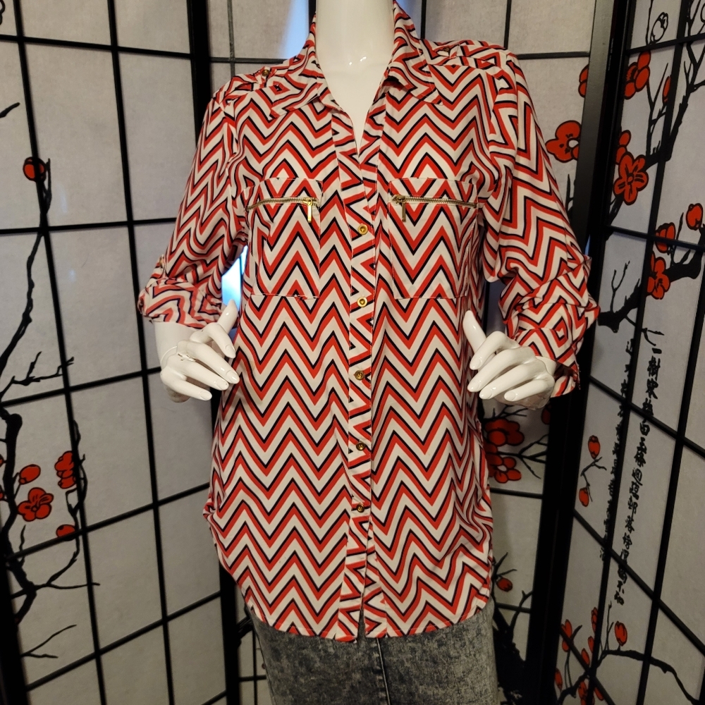 MPH COLLECTION LADIES BUTTON DOWN SHIRT WITH ZIG ZAG ART SIZE XL